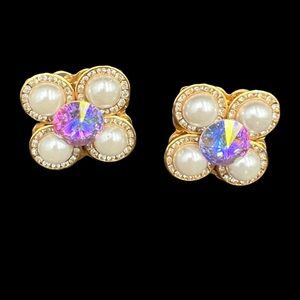 Austrian Crystal Gold Toned Pearl and Crystal Fashion Clip on Earrings.